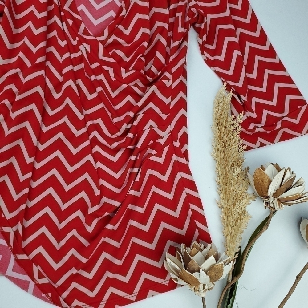 🔴 Motherhood Red Tan Chevron Faux Wrap Top Med - Picture 3 of 13